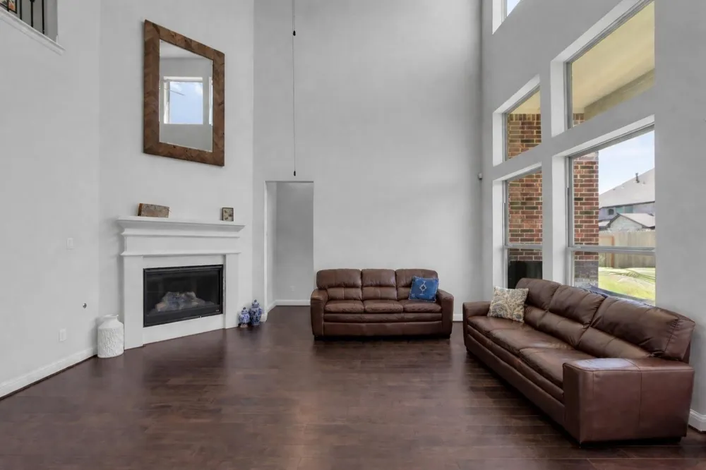 423 Round Top Street Webster, TX 77598