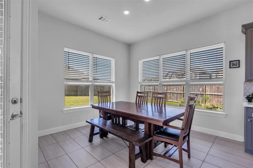 423 Round Top Street Webster, TX 77598
