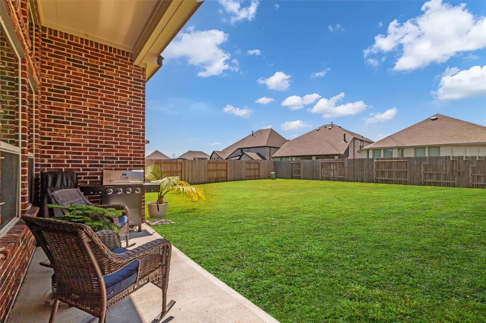 423 Round Top Street Webster, TX 77598