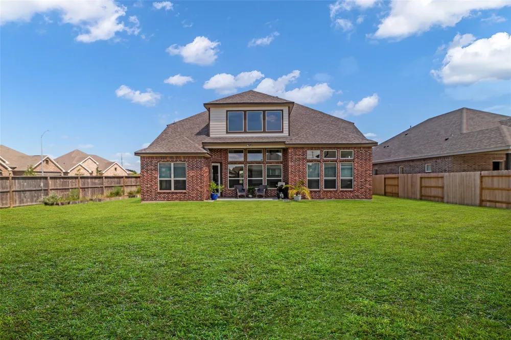 423 Round Top Street Webster, TX 77598
