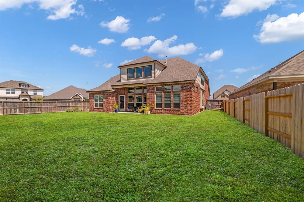 423 Round Top Street Webster, TX 77598