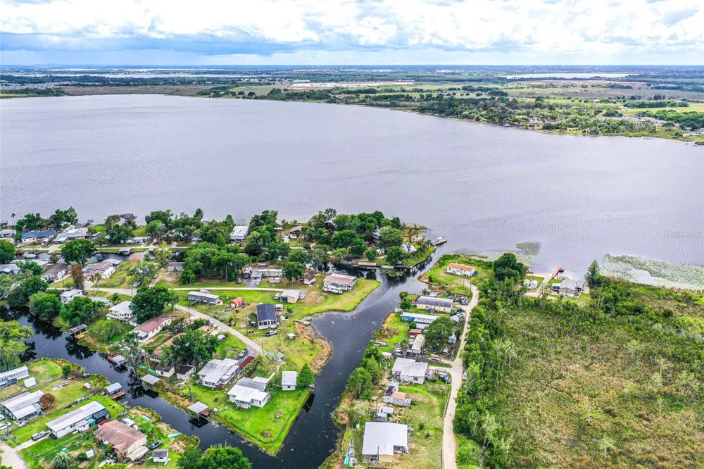 3386 MAPLE LANE Haines City, FL 33844