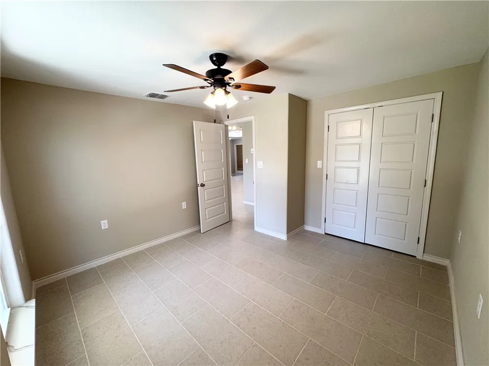 5649 Hampshire Corpus Christi, TX 78408