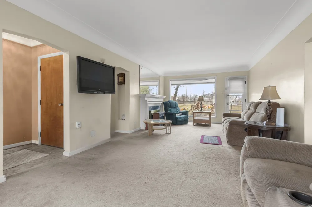 26204 Doxtator Street Dearborn Heights, MI 48127