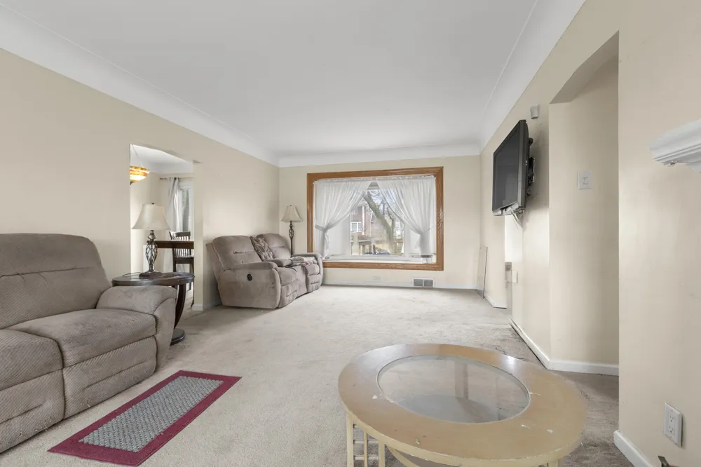 26204 Doxtator Street Dearborn Heights, MI 48127