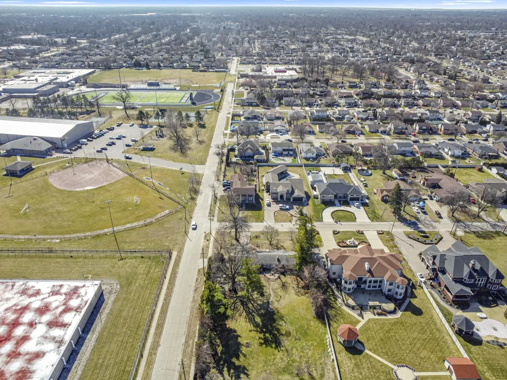 26204 Doxtator Street Dearborn Heights, MI 48127
