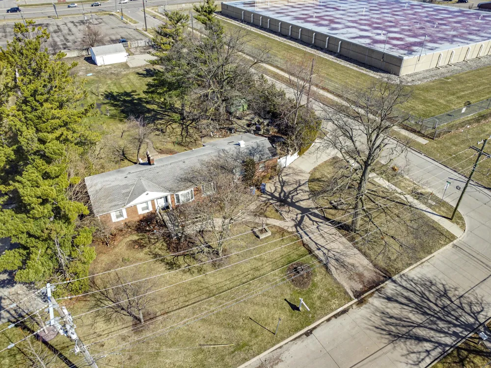 26204 Doxtator Street Dearborn Heights, MI 48127