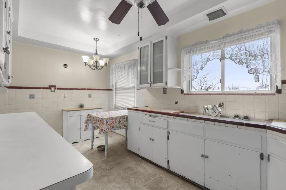 26204 Doxtator Street Dearborn Heights, MI 48127