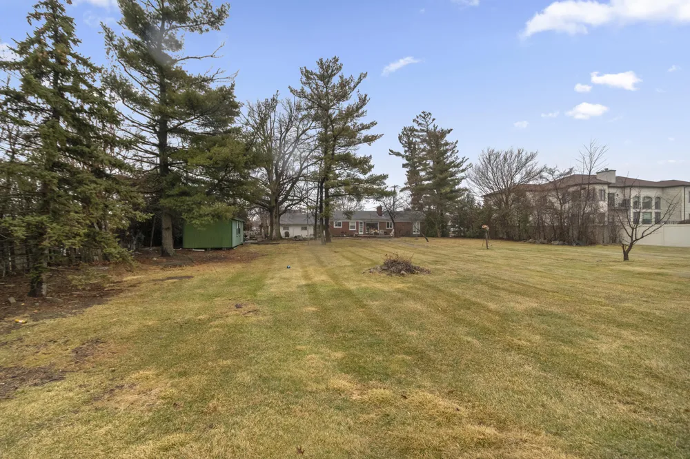 26204 Doxtator Street Dearborn Heights, MI 48127