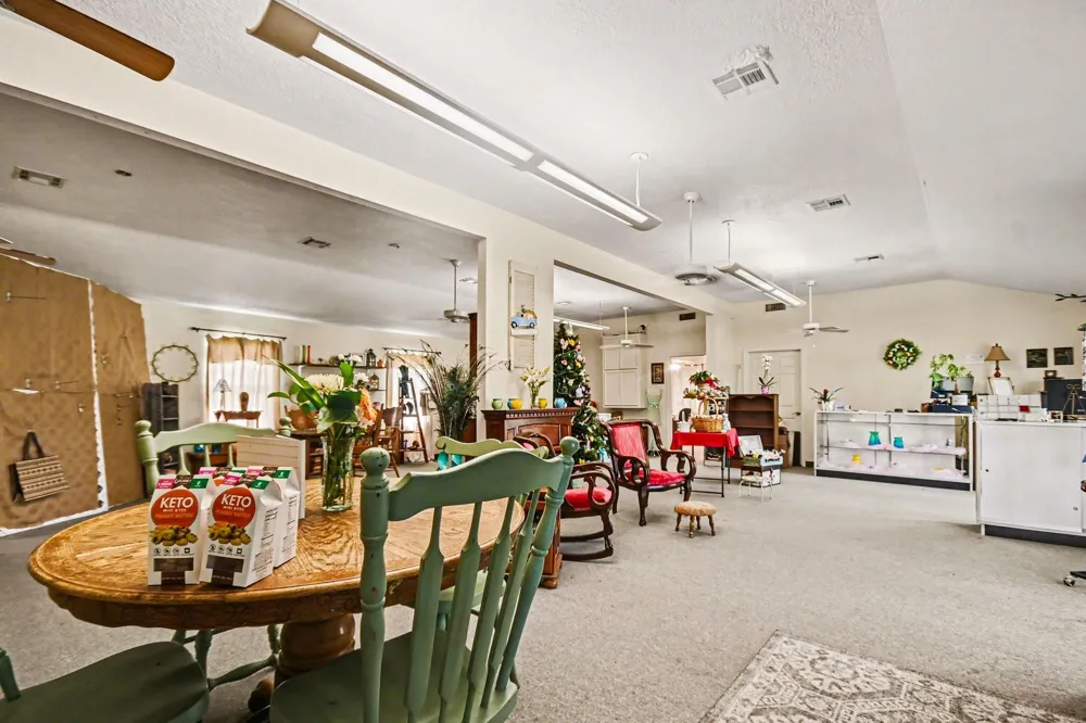 810 Miller Anahuac, TX 77514