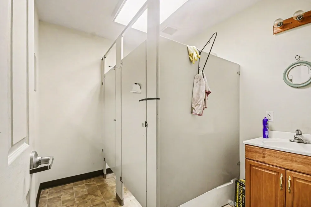 810 Miller Anahuac, TX 77514