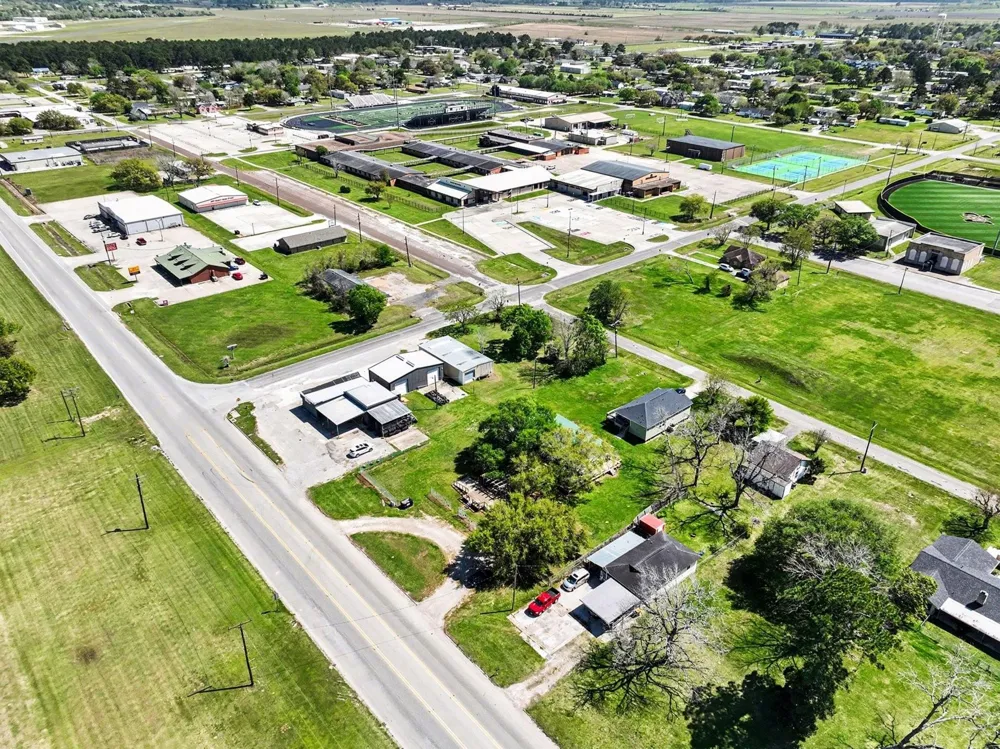 810 Miller Anahuac, TX 77514