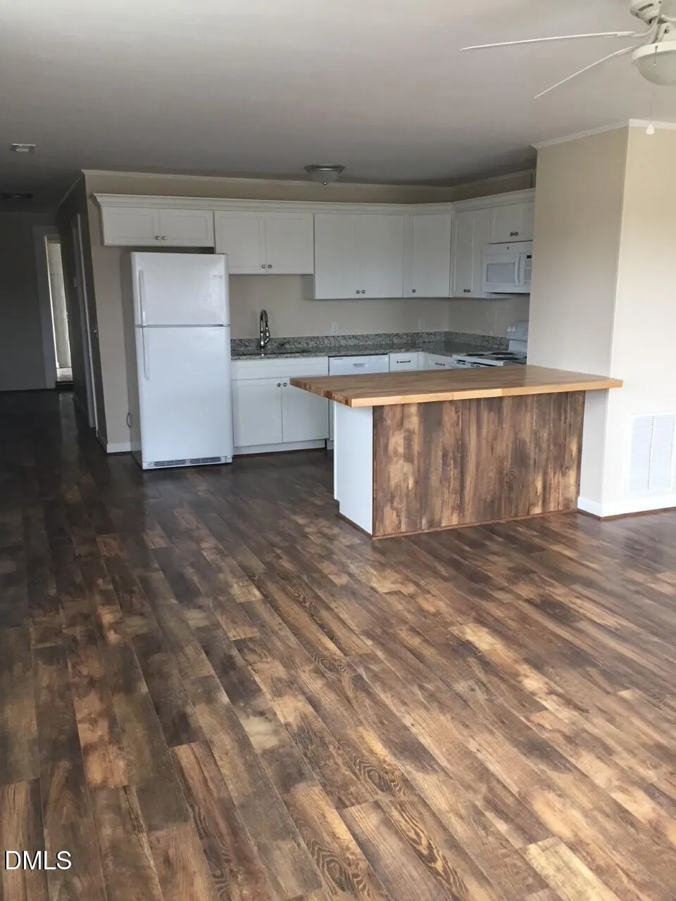 6764 U.S. Highway 301 S Four Oaks, NC 27524