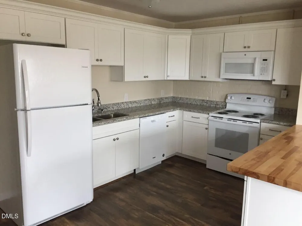 6764 U.S. Highway 301 S Four Oaks, NC 27524