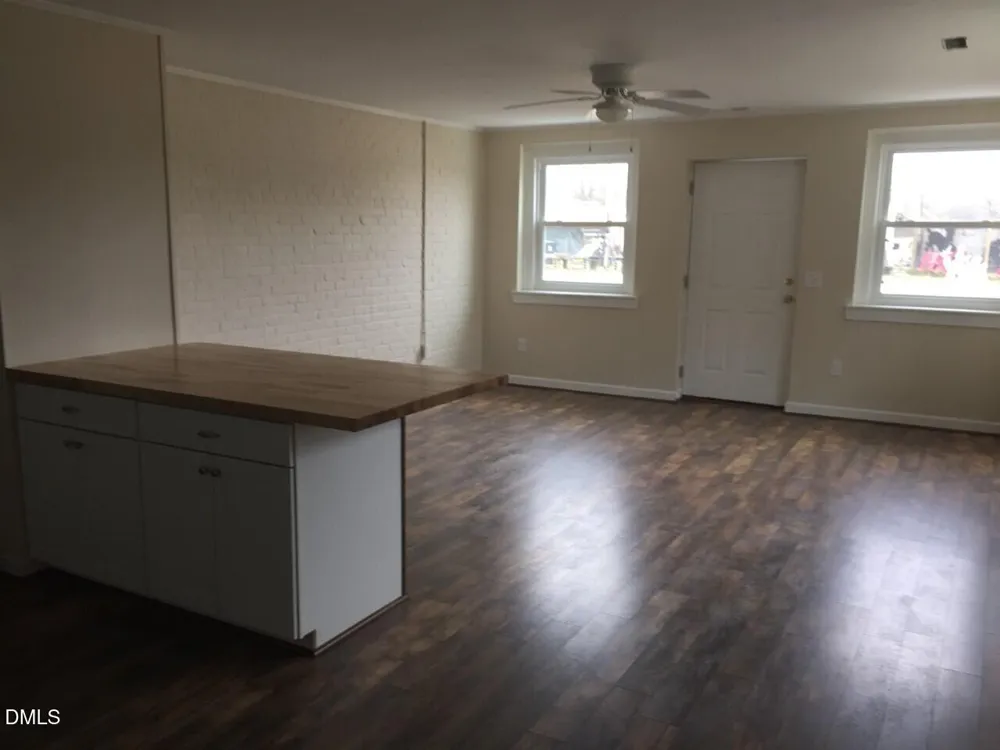 6764 U.S. Highway 301 S Four Oaks, NC 27524