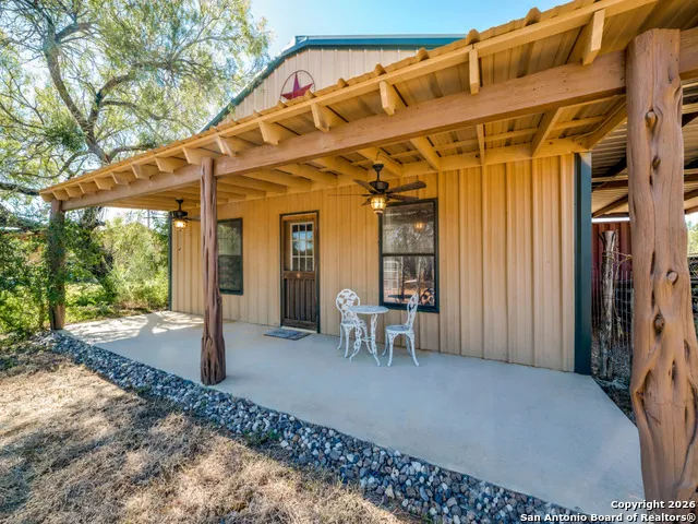 6472 Bluntzer Rd Jourdanton, TX 78026