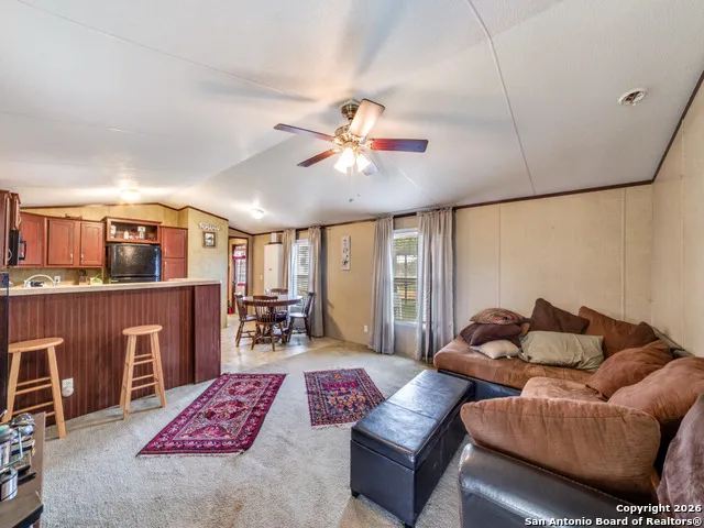 6472 Bluntzer Rd Jourdanton, TX 78026