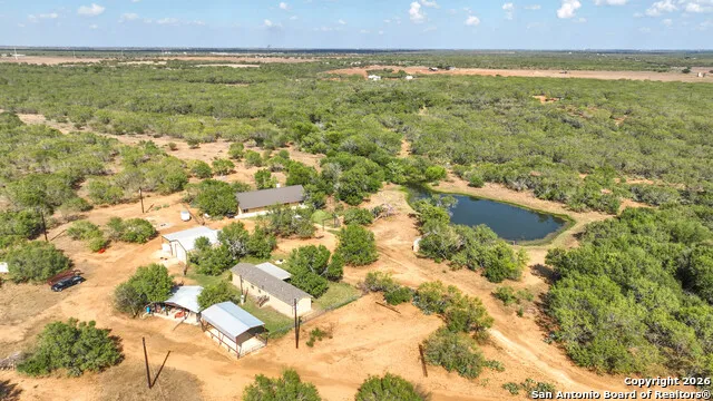 6472 Bluntzer Rd Jourdanton, TX 78026
