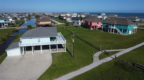 926 Surfside Drive