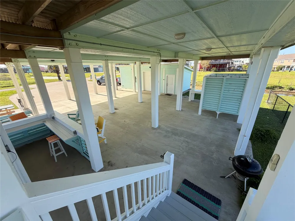 926 Surfside Drive Crystal Beach, TX 77650