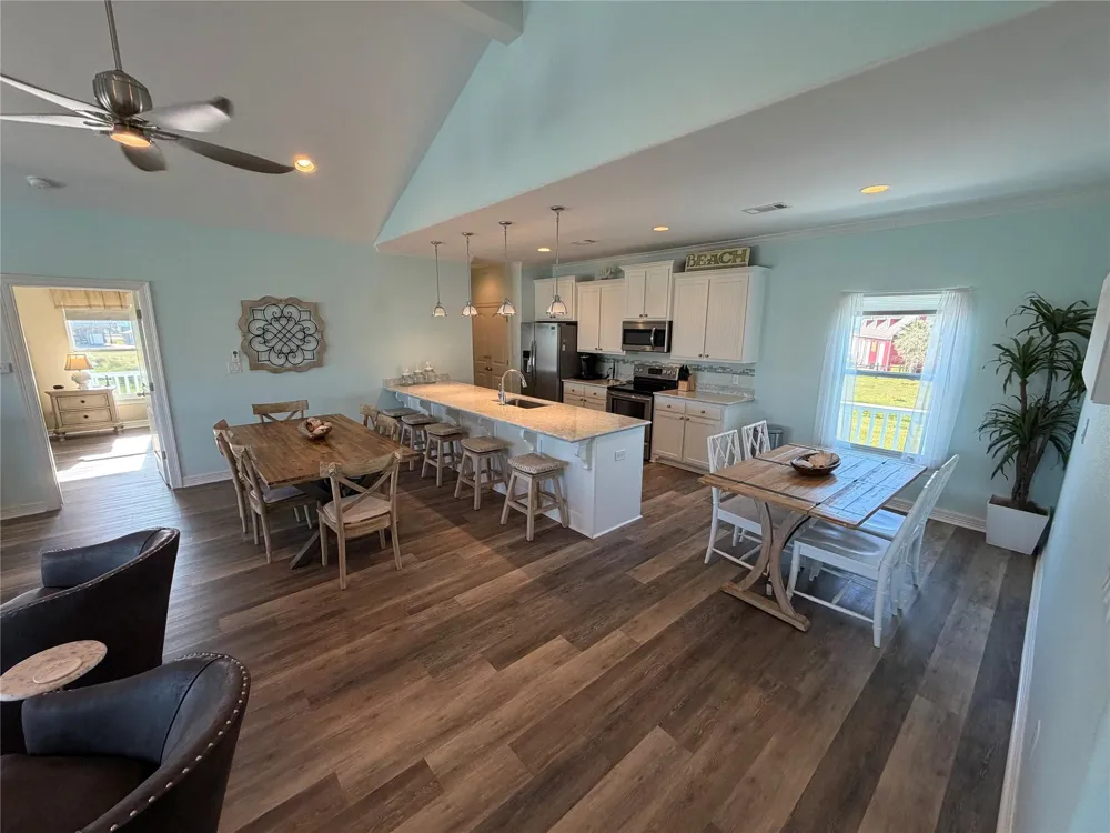 926 Surfside Drive Crystal Beach, TX 77650