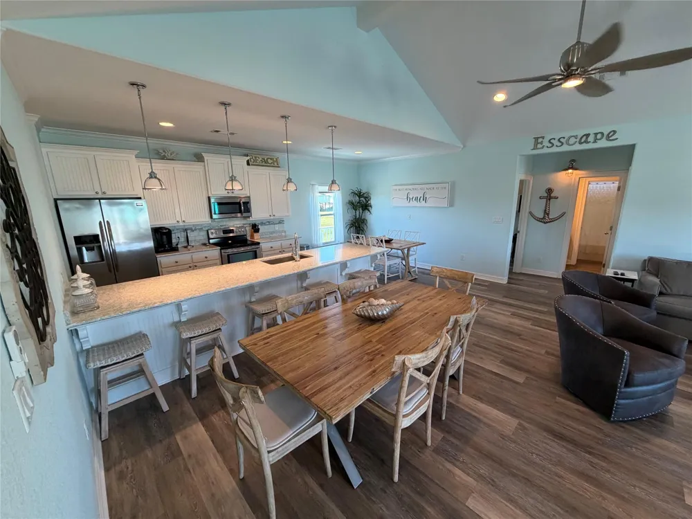 926 Surfside Drive Crystal Beach, TX 77650