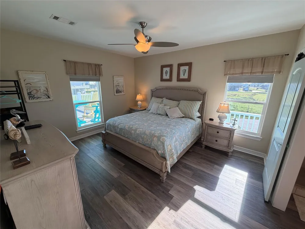 926 Surfside Drive Crystal Beach, TX 77650