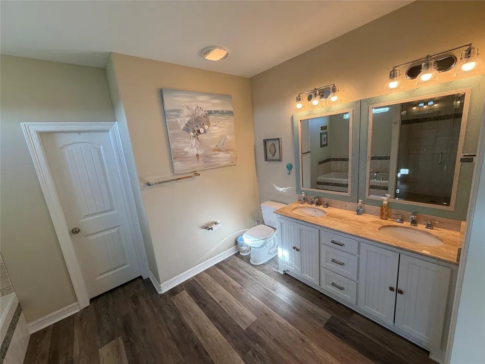 926 Surfside Drive Crystal Beach, TX 77650