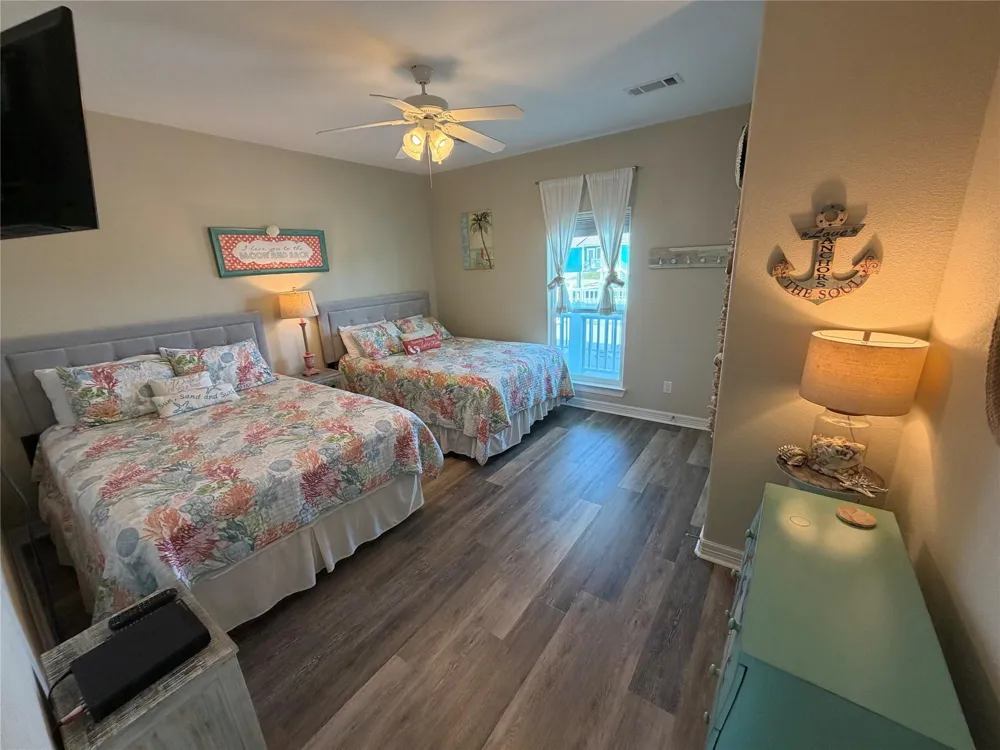 926 Surfside Drive Crystal Beach, TX 77650
