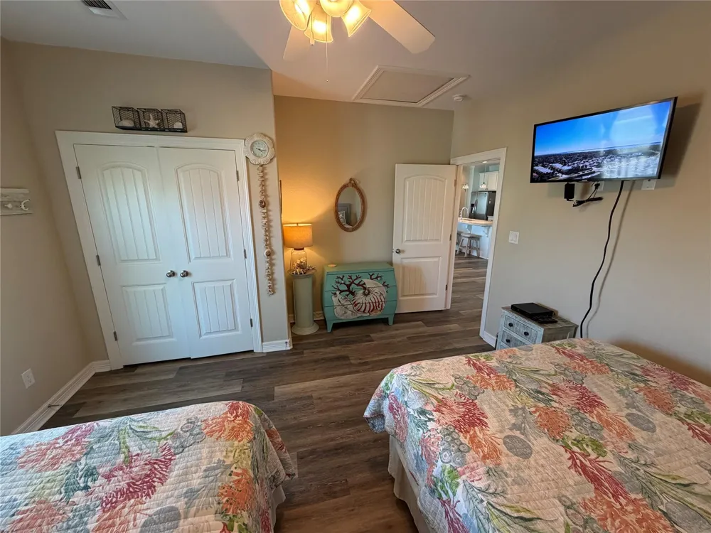 926 Surfside Drive Crystal Beach, TX 77650