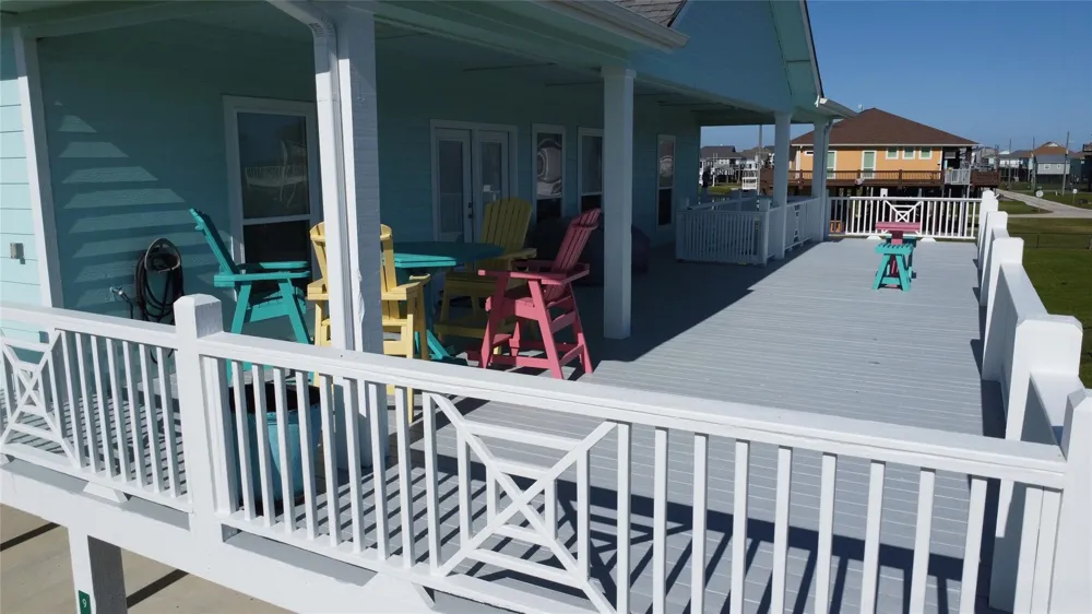 926 Surfside Drive Crystal Beach, TX 77650