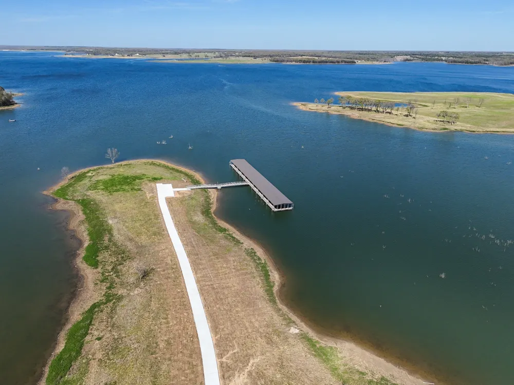 532 LAKESHORE TERRACE Windom, TX 75492