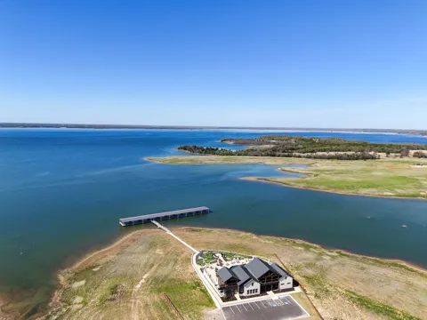 532 LAKESHORE TERRACE