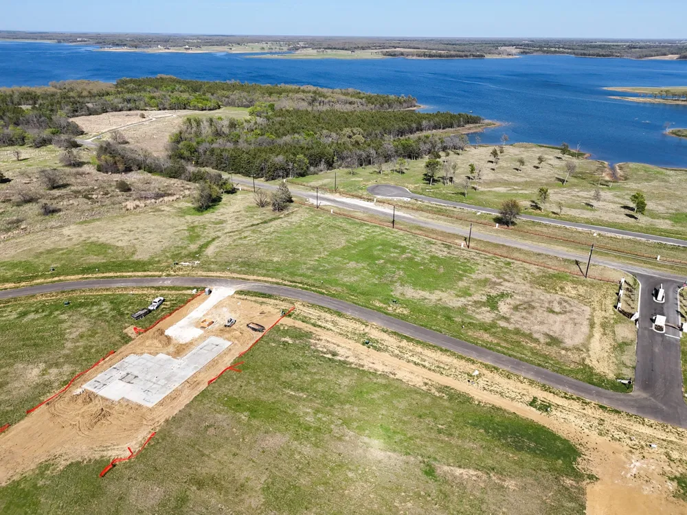 532 LAKESHORE TERRACE Windom, TX 75492