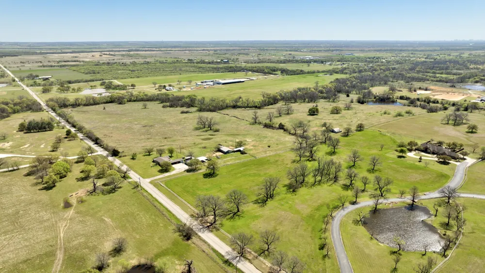 12592 Friendship Road Pilot Point, TX 76258
