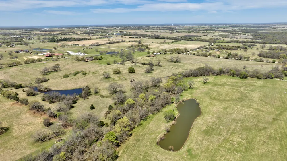 12592 Friendship Road Pilot Point, TX 76258