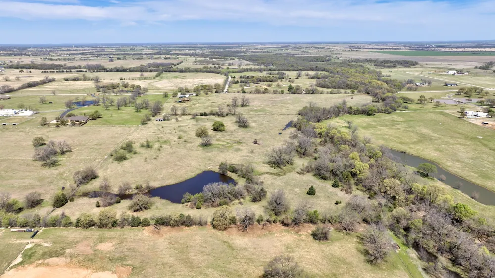 12592 Friendship Road Pilot Point, TX 76258
