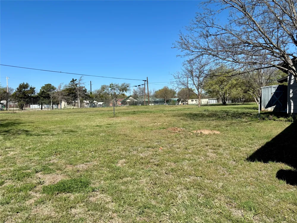 607 Baylor Street Nocona, TX 76255