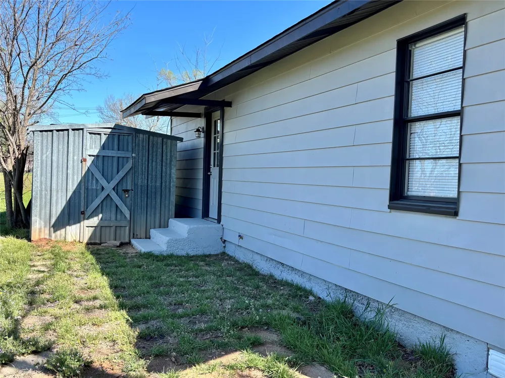 607 Baylor Street Nocona, TX 76255