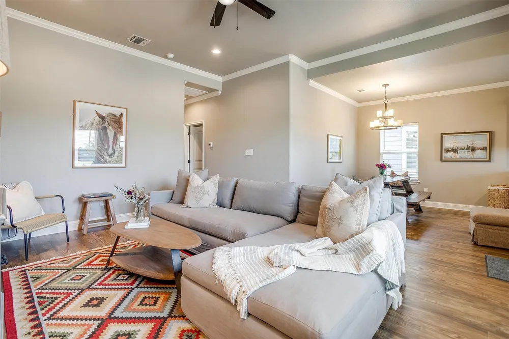 2700 James Granbury, TX 76049