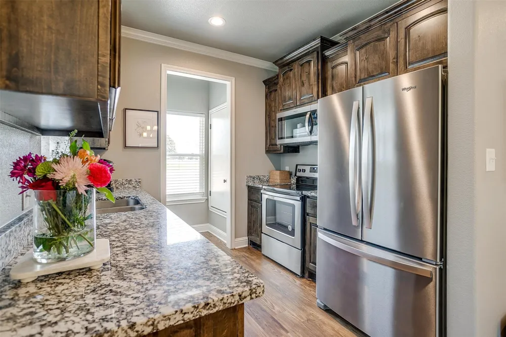 2700 James Granbury, TX 76049