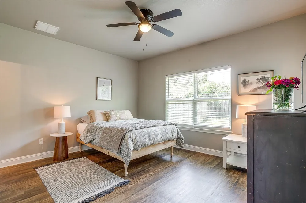 2700 James Granbury, TX 76049