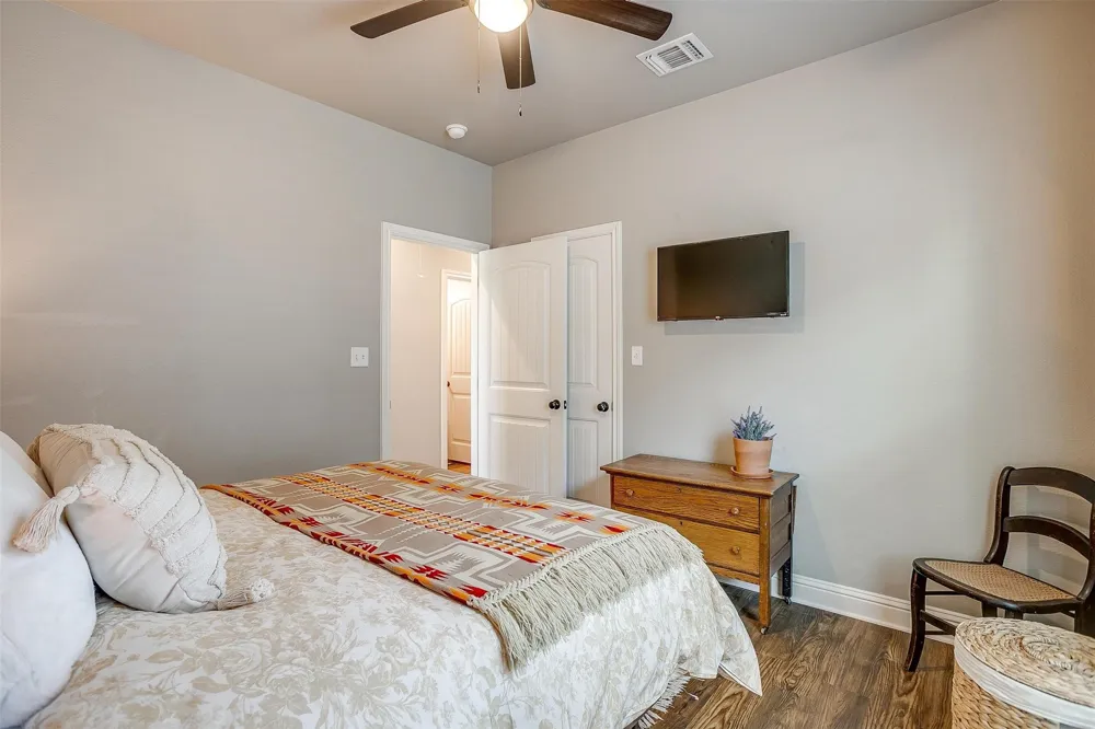 2700 James Granbury, TX 76049
