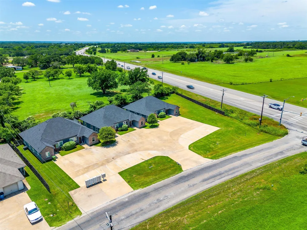 2700 James Granbury, TX 76049