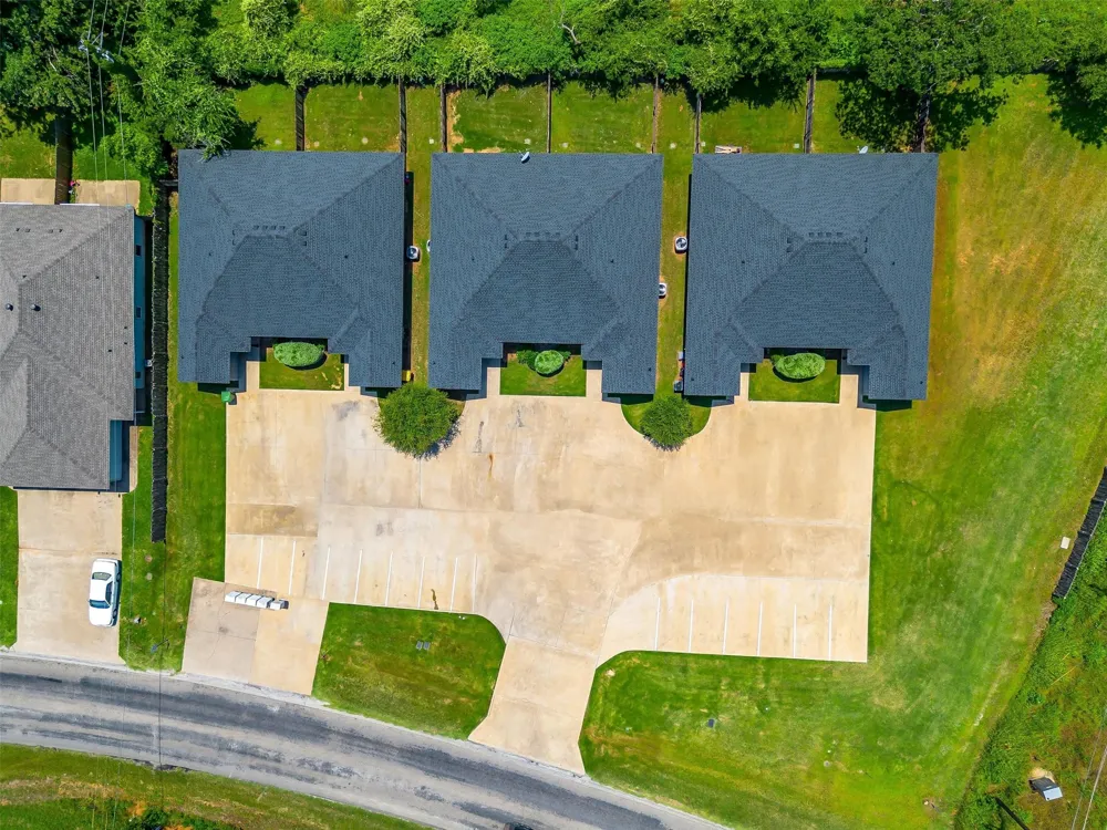 2700 James Granbury, TX 76049