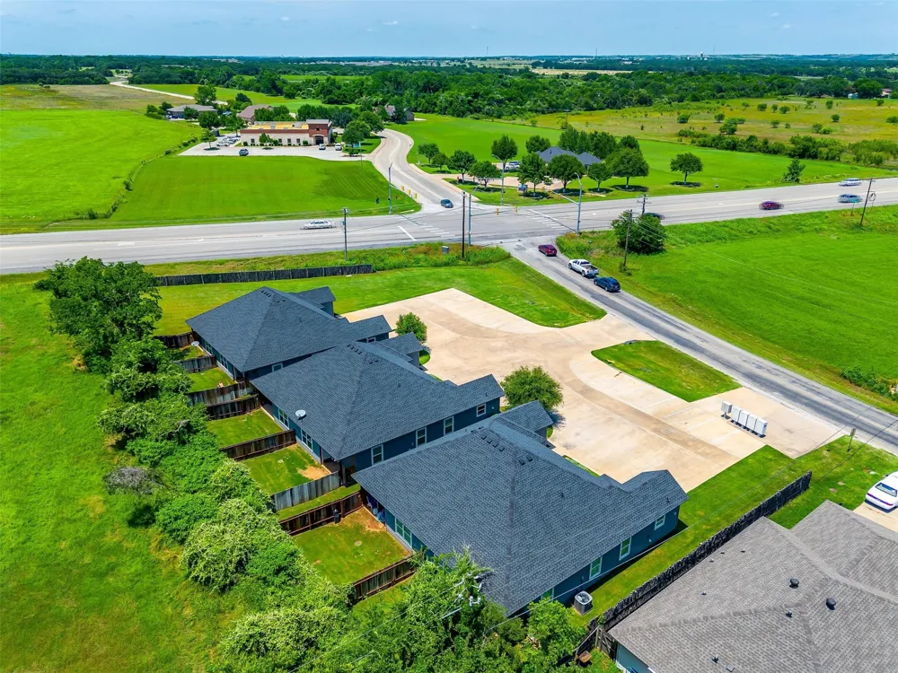 2700 James Granbury, TX 76049
