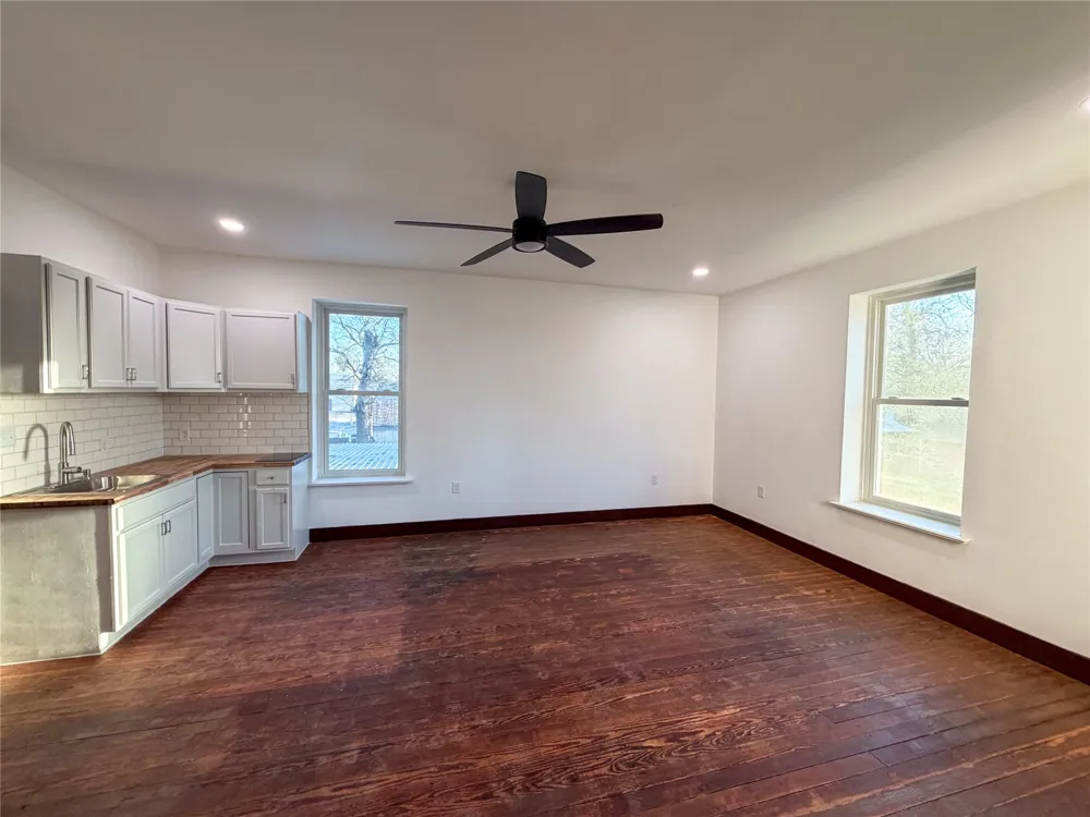 107 E Stone Street #B Collinsville, TX 76233
