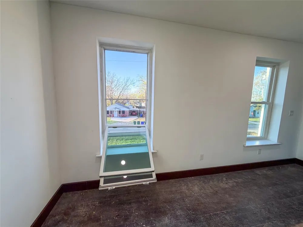 107 E Stone Street #B Collinsville, TX 76233