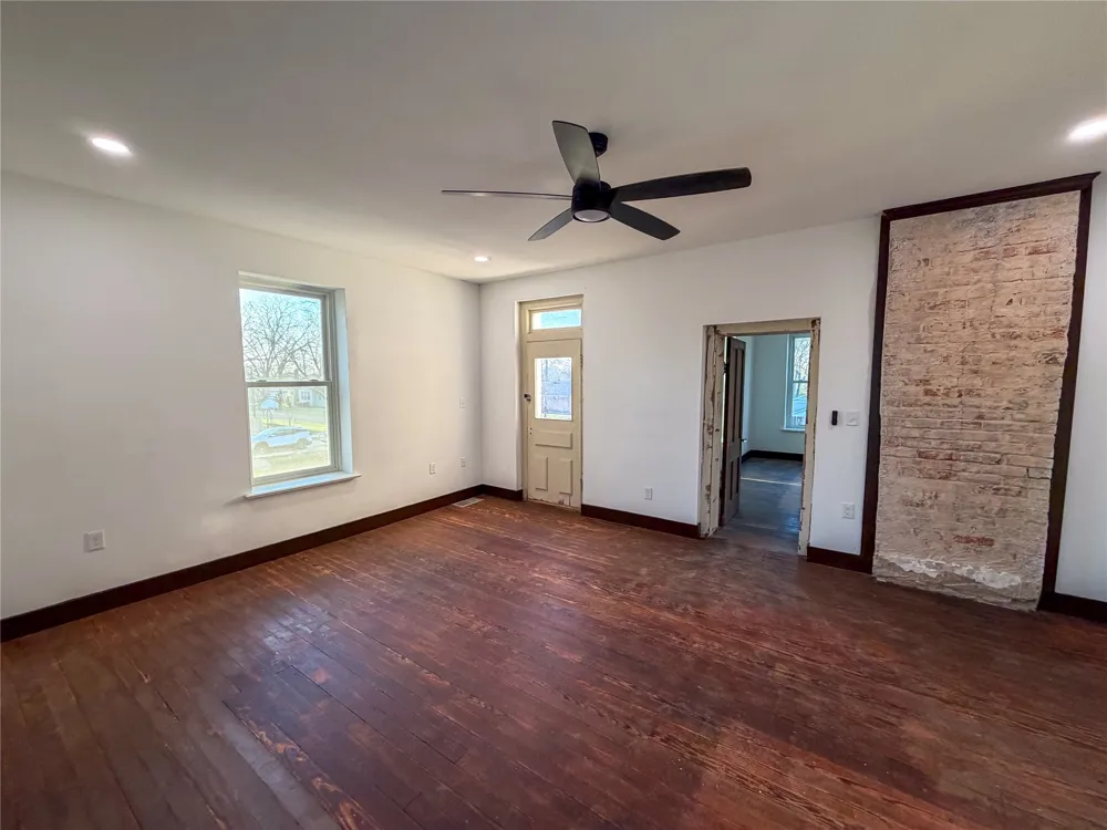 107 E Stone Street #B Collinsville, TX 76233