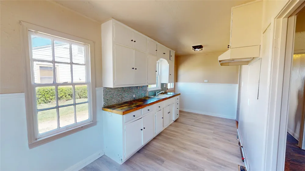 1202 Grant Brady, TX 76825